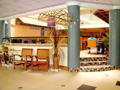 Внешний вид отеля Megah D'Aru Hotel в Танджунг-Ару, фото 3