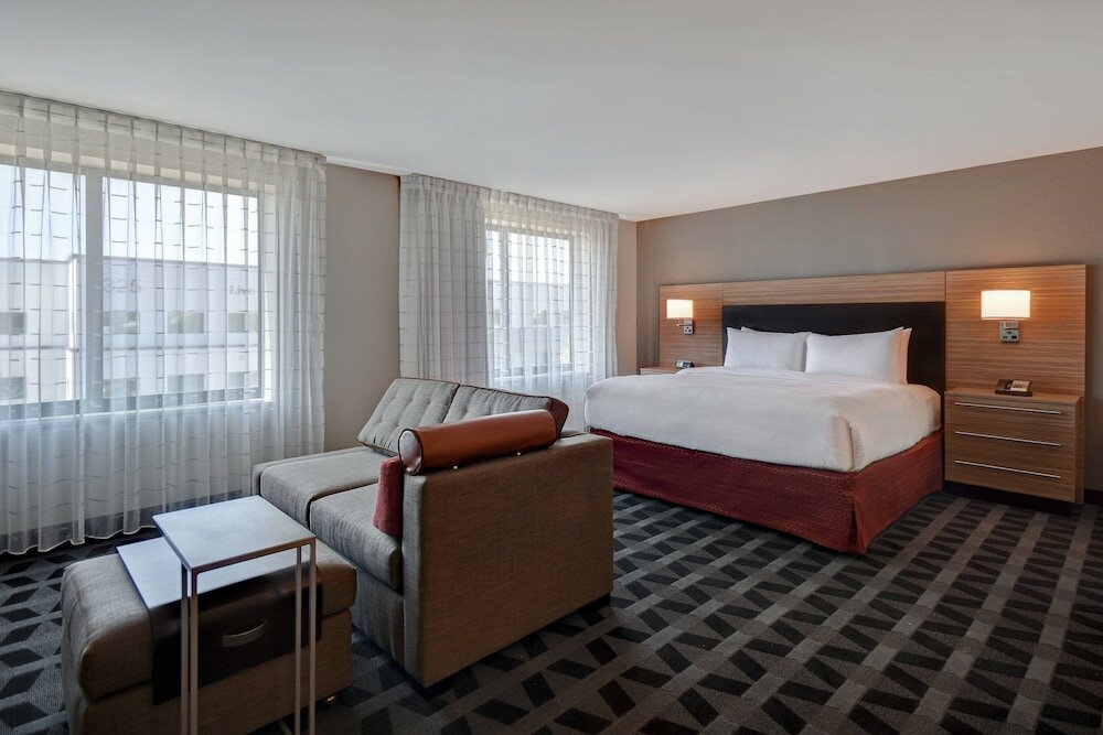 Фото TownePlace Suites by Marriott Las Vegas Airport South