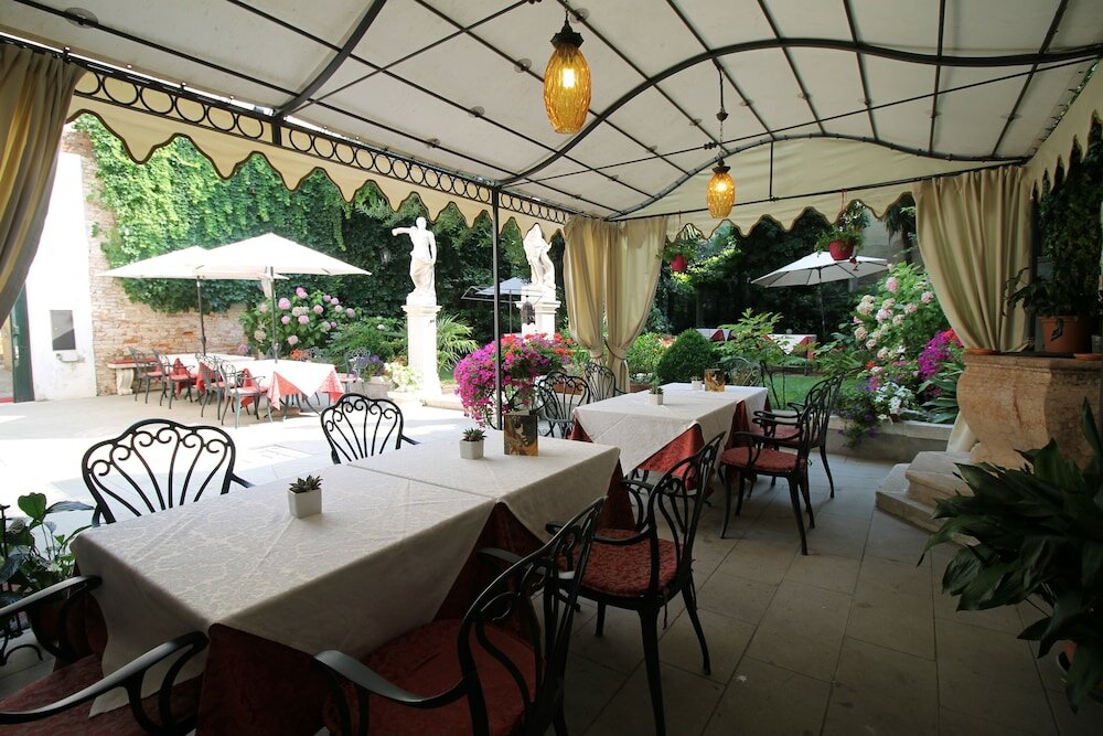 Фото Hotel Palazzo Abadessa