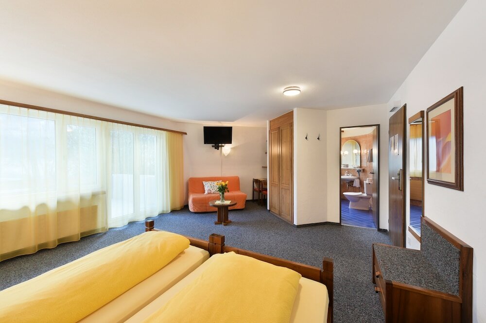 Фото Schlosshotel - Self Check-In Hotel am Schlosspark