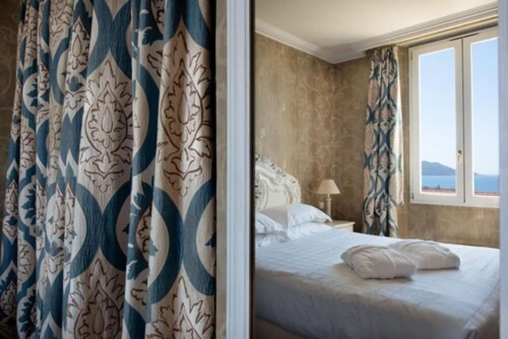 Фото Chateau De La Tour