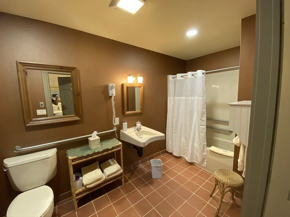 Фото Chambery Inn