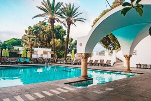 отель The Orangers Beach Resort & Bungalows