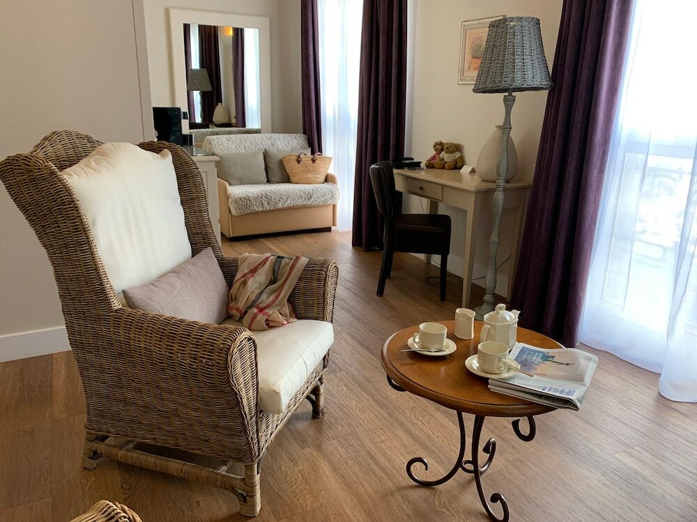 Фото Hôtel de l’Horloge