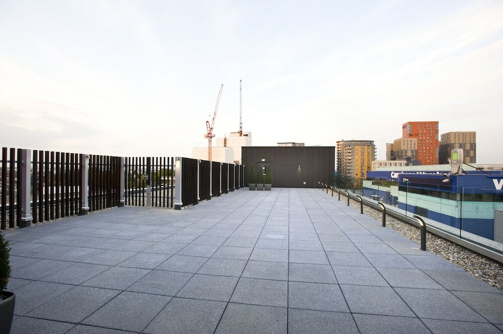 Фото Holiday Inn London - West, an Ihg Hotel