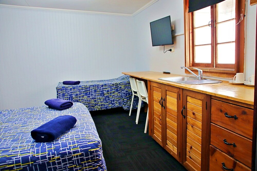 Фото Brisbane Manor Hotel