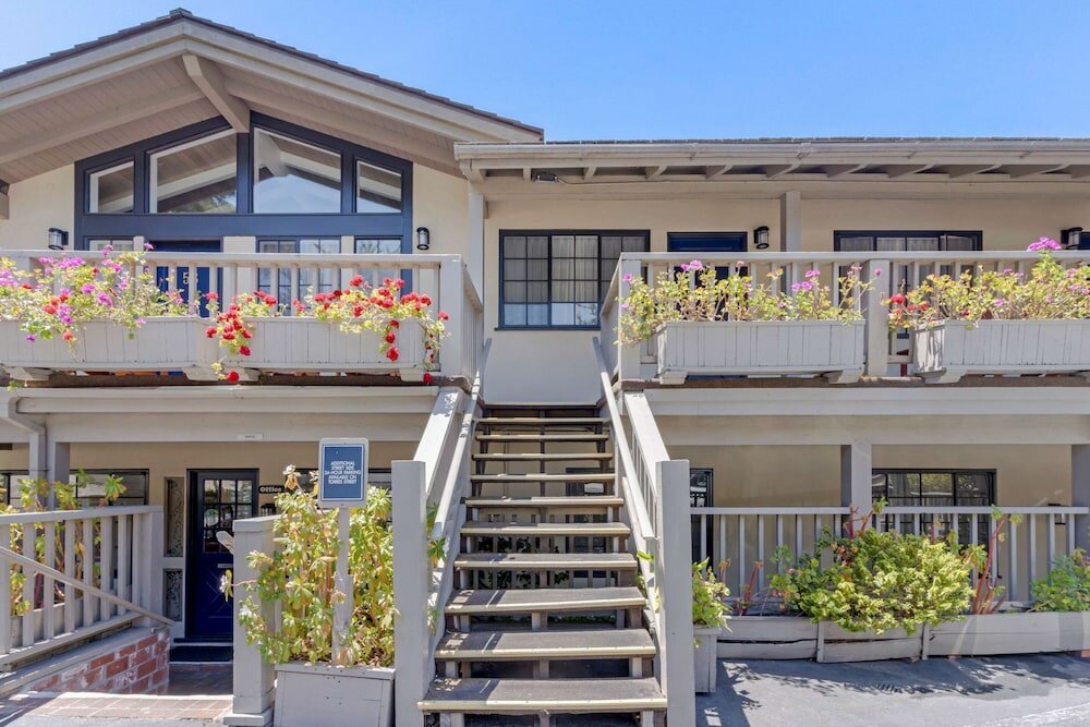 Фото Comfort Inn Carmel by The Sea