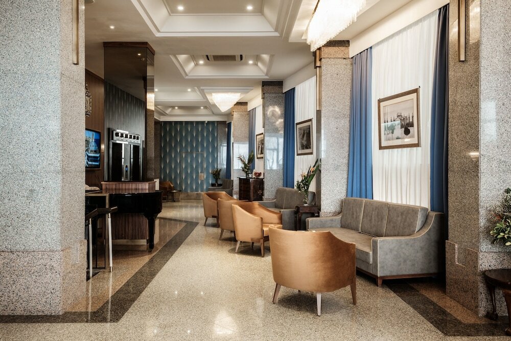 Фото Diplomat Hotel