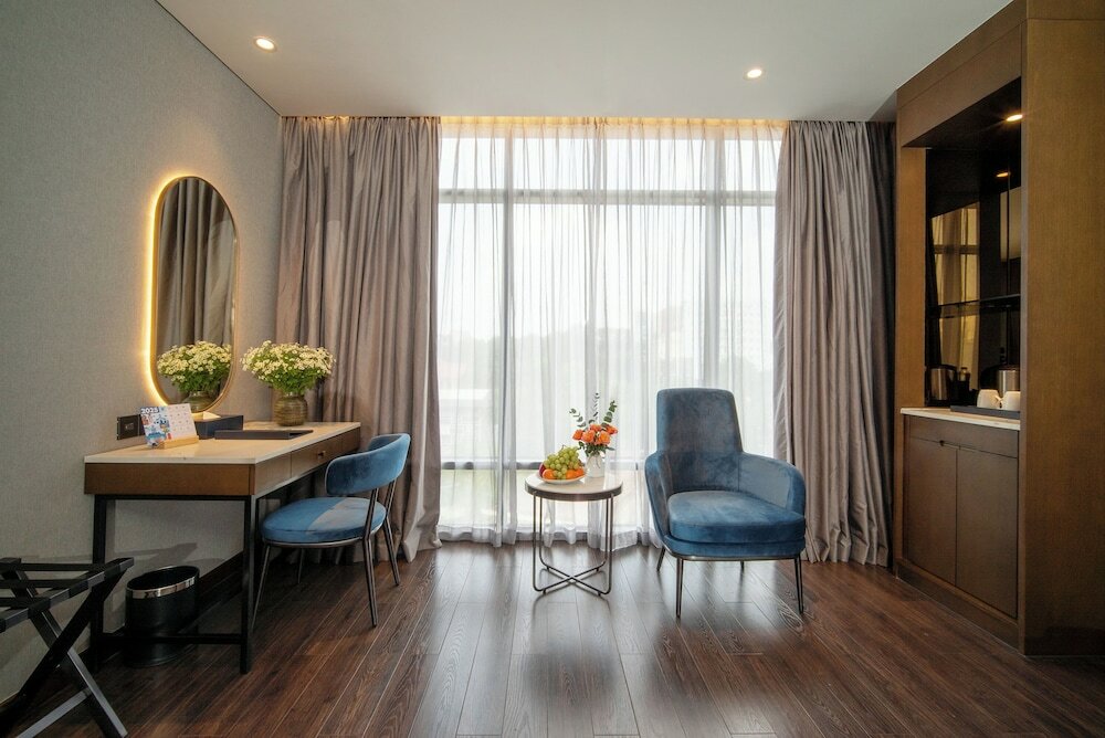 Фото Nhat Ha Lavish Hotel