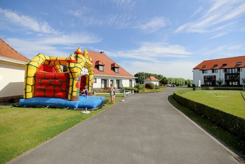 Внешний вид отеля Corsendonk Duinse Polders в Бланкенберге, фото 5