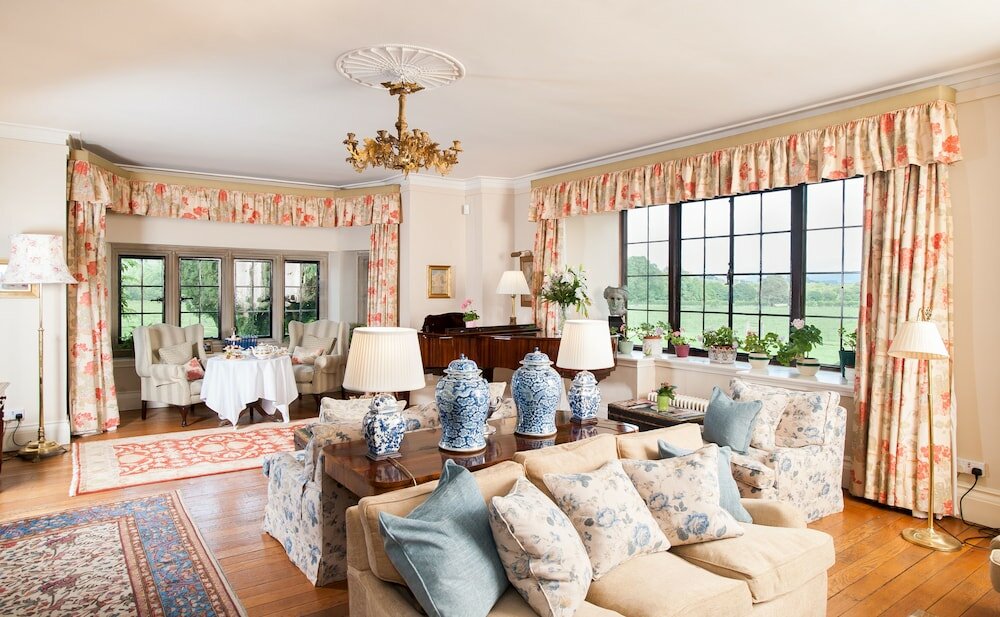 Фото Llangoed Hall