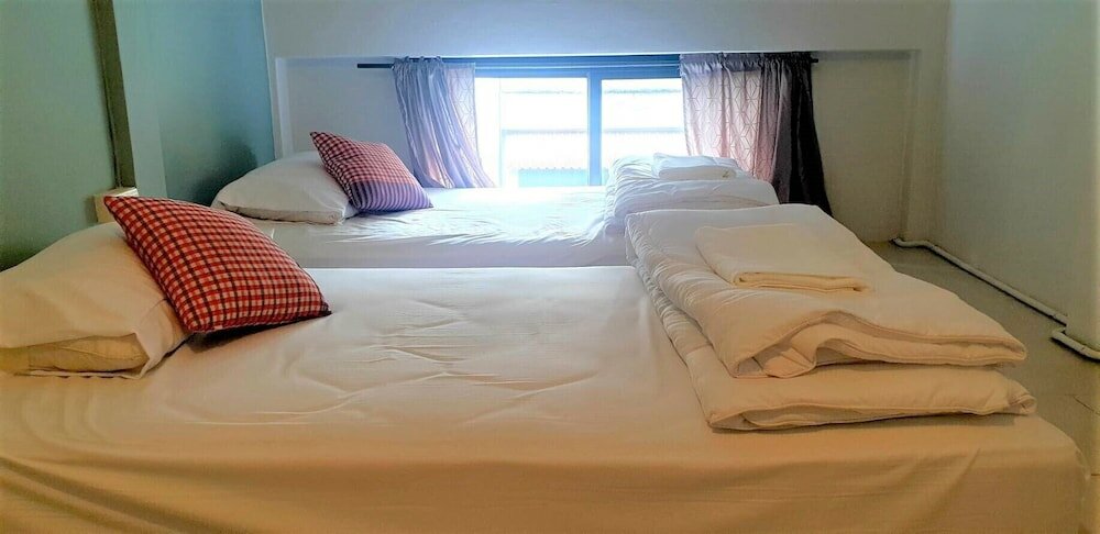 Фото Asoke Montri Hostel