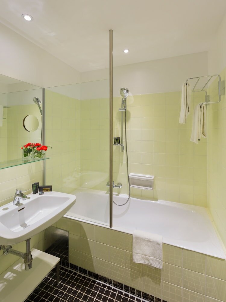 Фото At the Park Hotel