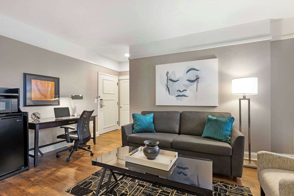 Фото Best Western Plus Hawthorne Terrace Hotel