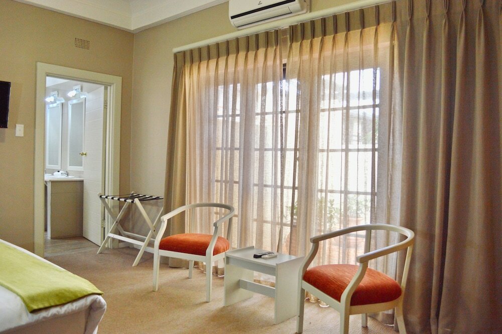 Фото The Wilderness Hotel