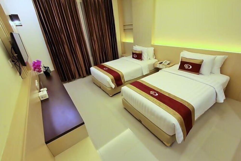 Фото Grand Parama Hotel