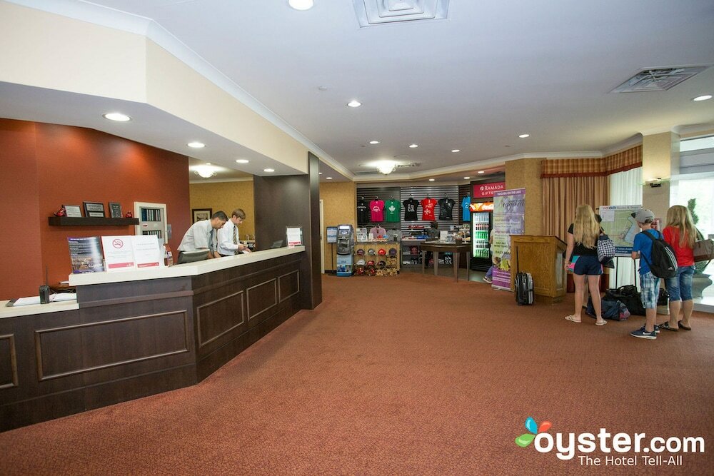 Фото Ramada by Wyndham Niagara Falls/Fallsview