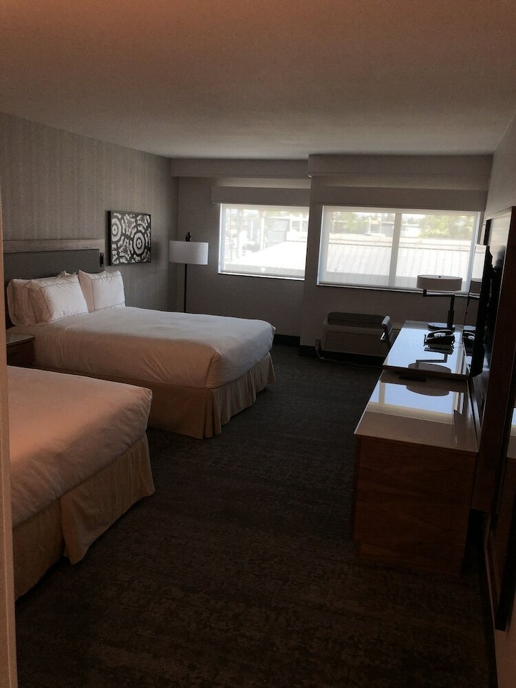 Фото DoubleTree by Hilton Fullerton