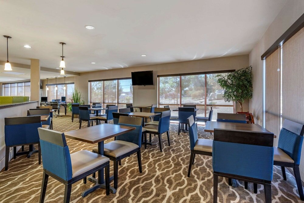 Фото Comfort Suites Fernley