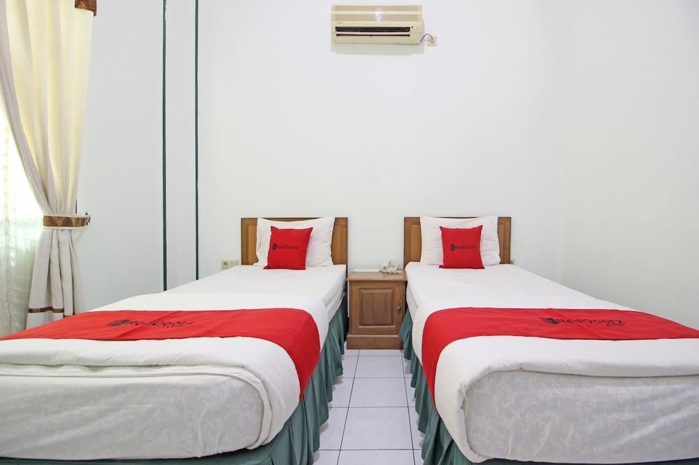 Фото RedDoorz near Xt Square Yogyakarta