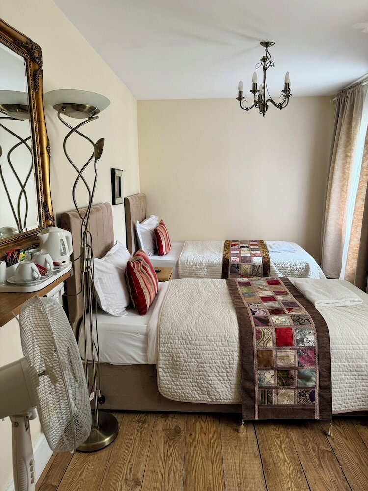 Фото ABC Hyde Park Hotel