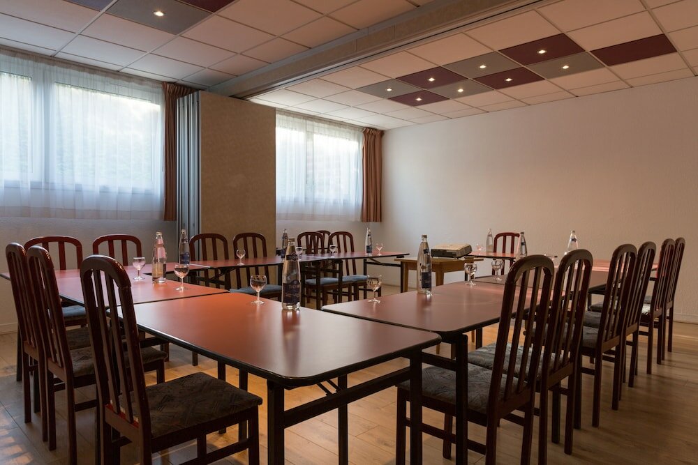 Фото Logis Hôtel l'Arc en Ciel