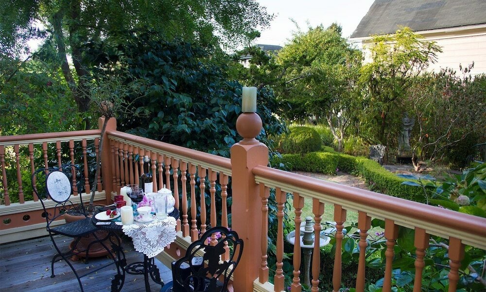 Фото Gingerbread Mansion Inn