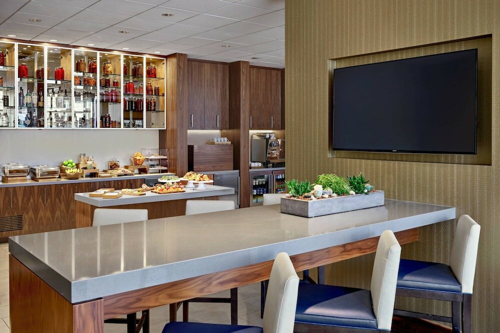 Фото Calgary Marriott Downtown Hotel