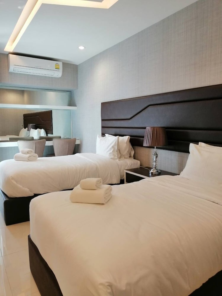 Фото Phuglong Hotel