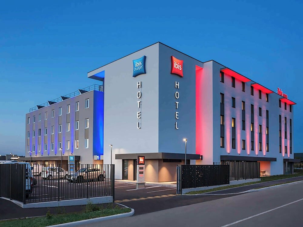 Hotel Ibis Sens Hotel, Sens, photo