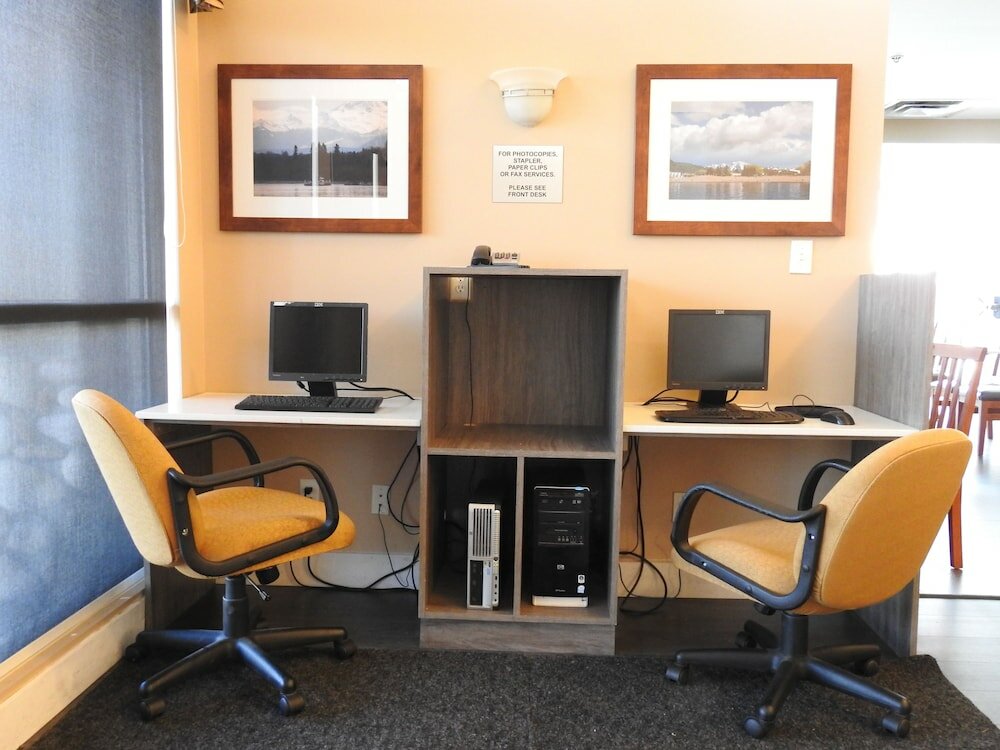 Фото Comfort Inn & Suites