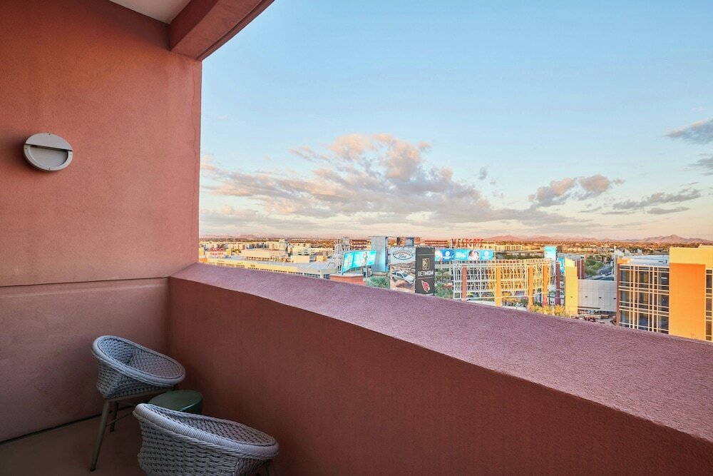 Фото Renaissance Phoenix Glendale Hotel & SPA