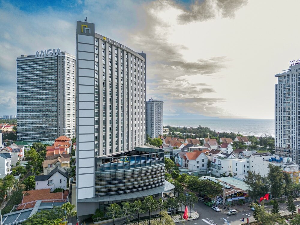 Фото Malibu Beach Hotel