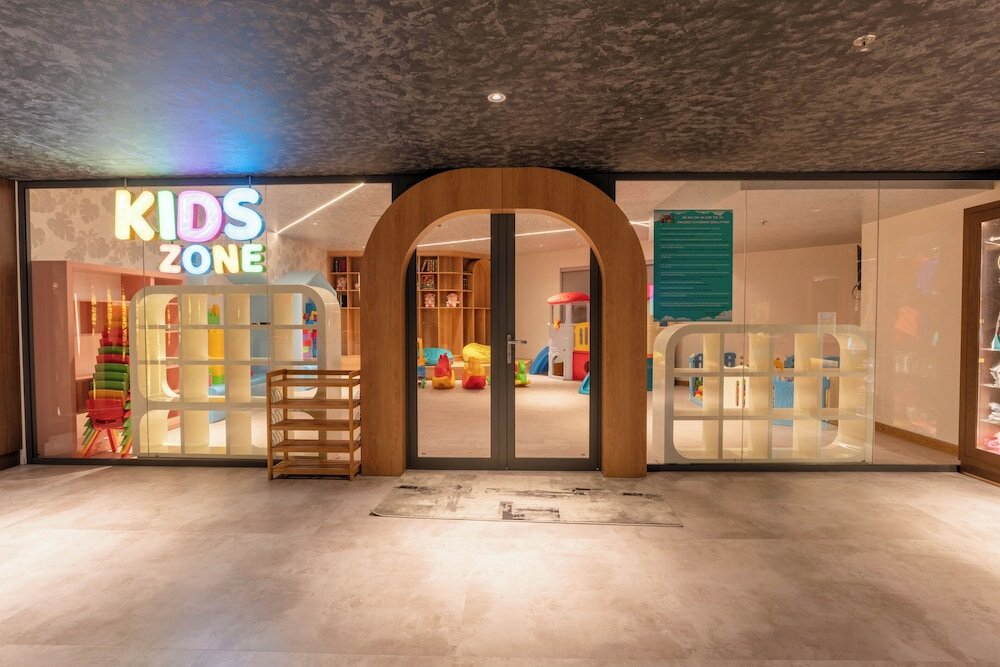 Фото Malibu Beach Hotel