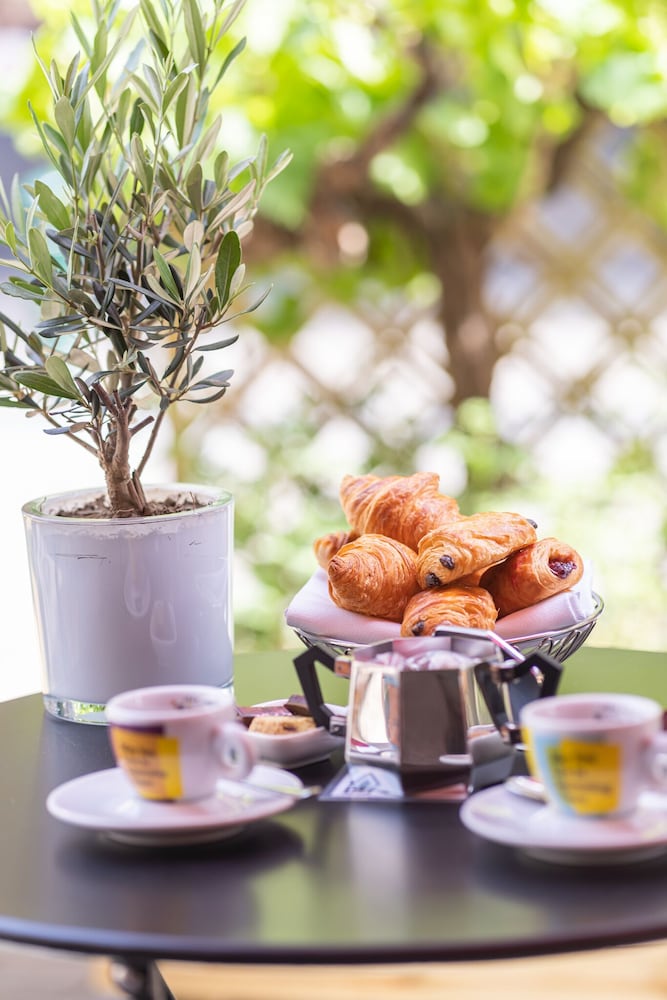 Фото Hotel Amigo