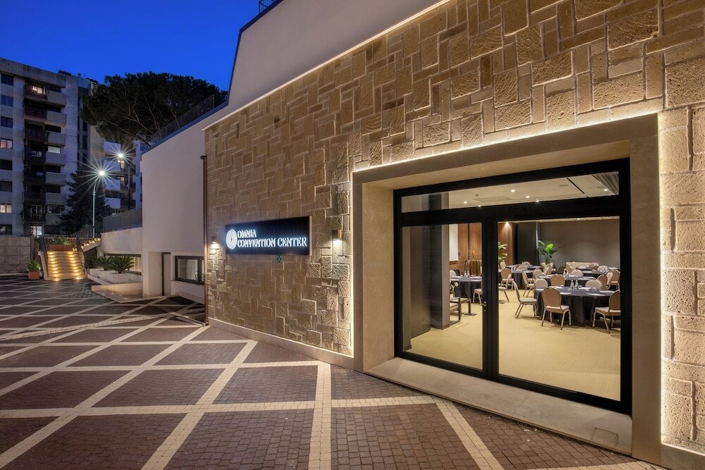 Фото Hotel Shangri-La Roma