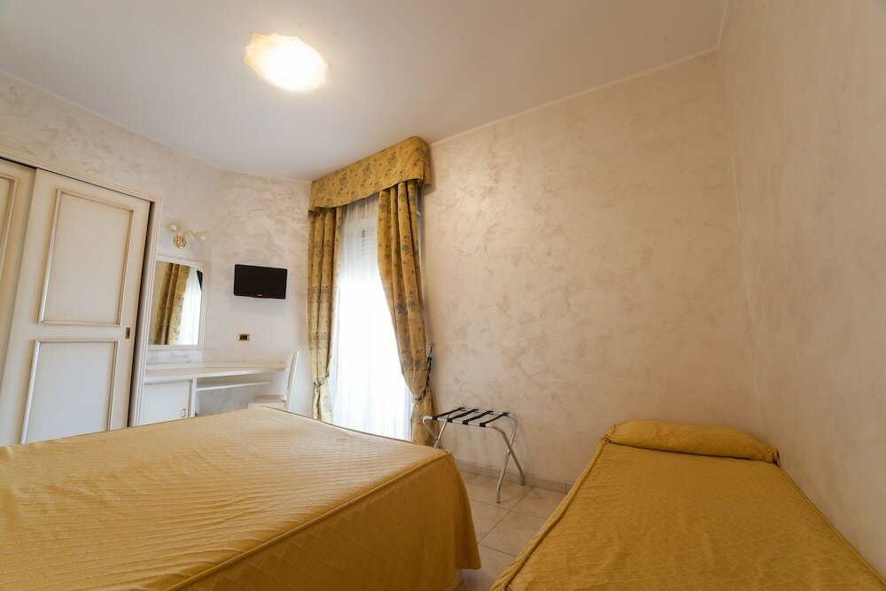 Фото Hotel Diplomat Palace