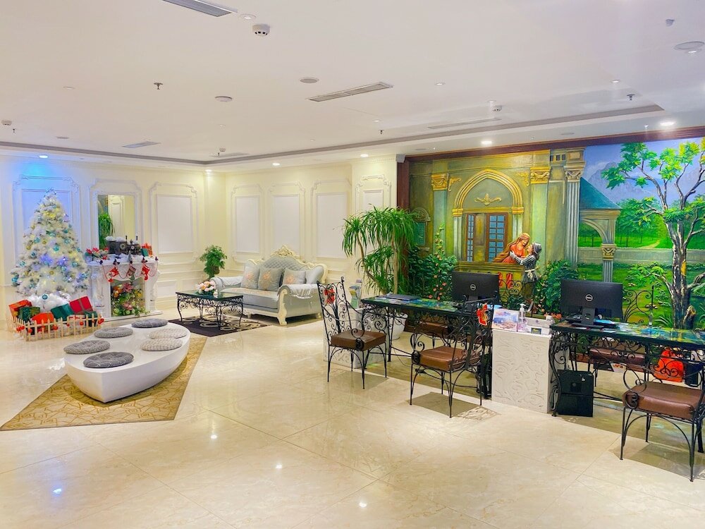 Фото Happy Life Grand Hotel & Sky Bar