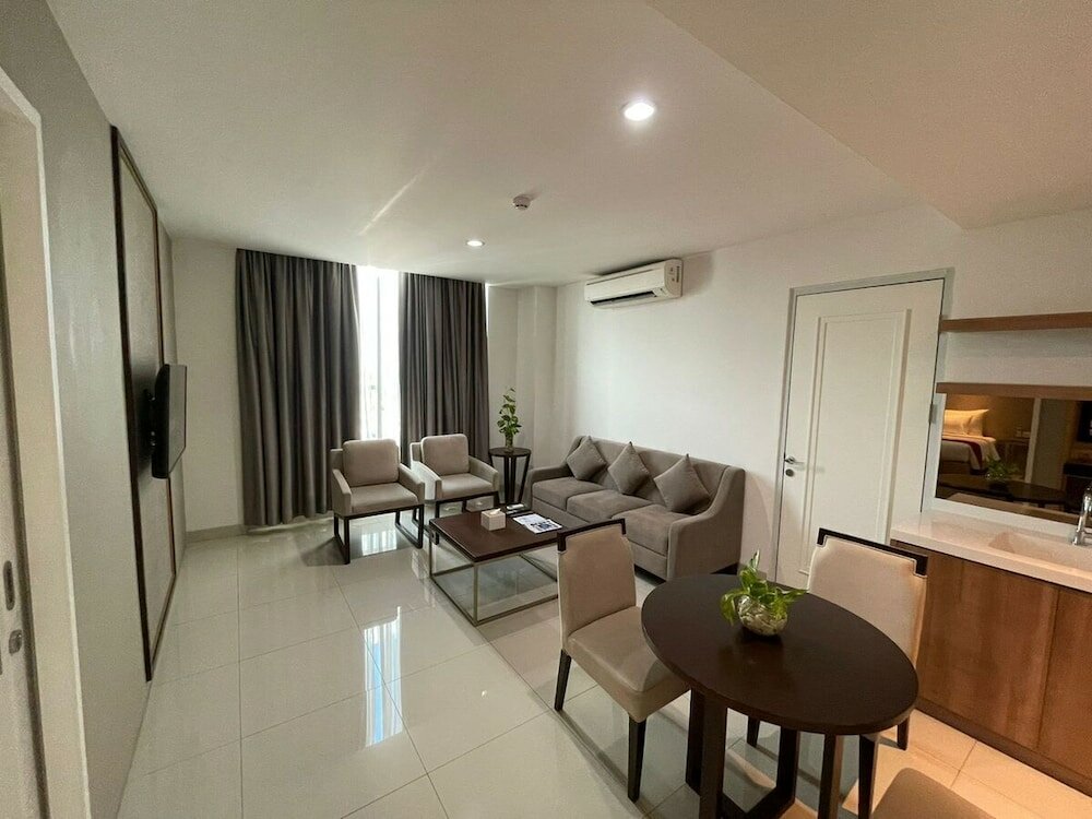 Фото Palm Park Hotel Surabaya