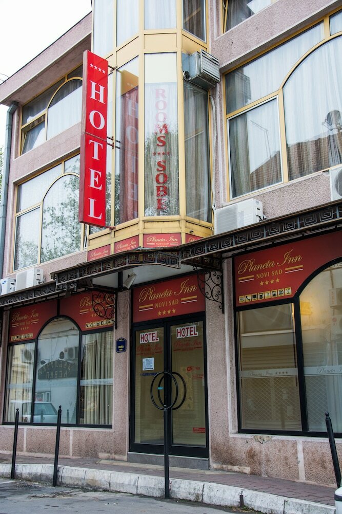 Фото отеля 1