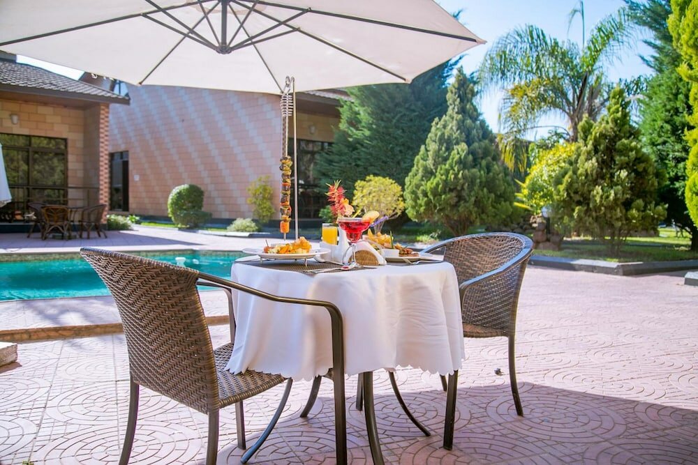 Фото Mika Hotel, Kabulonga