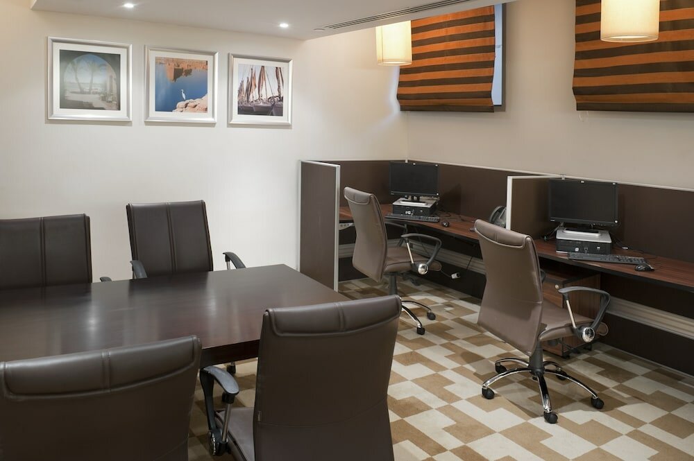 Фото Staybridge Suites Cairo - Citystars