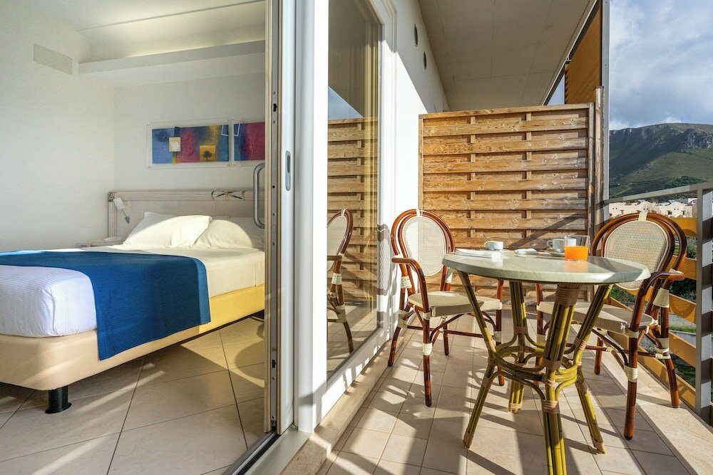 Фото Elaia Garden Hotel