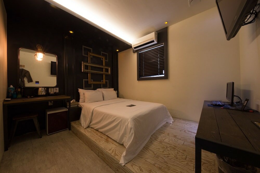 Фото Achasan Station Wall Hotel