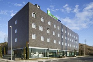 отель Holiday Inn Express Pamplona by Ihg