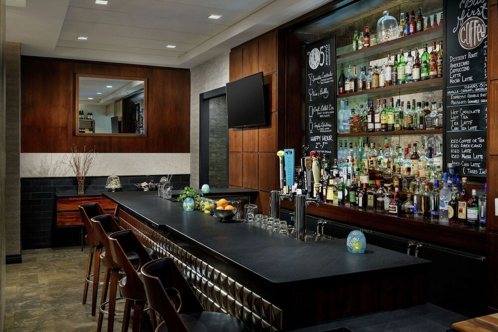 Фото Distrikt Hotel New York City, Tapestry Collection by Hilton