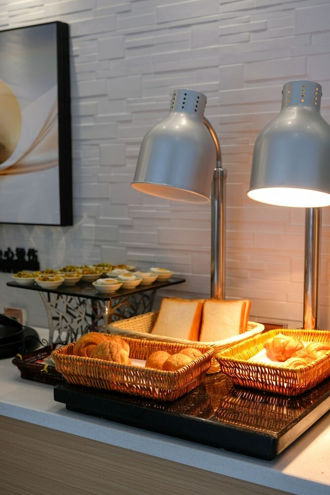 Фото Shanghai Joyful Yard Hotel