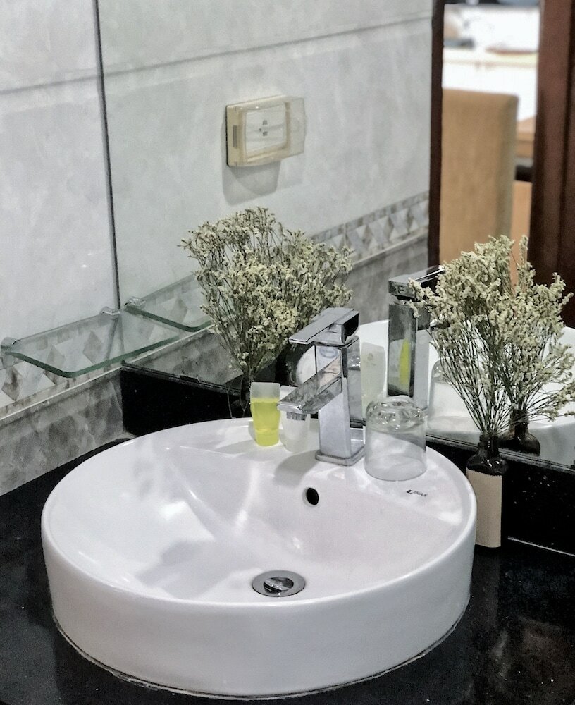 Фото New Lotus Hotel