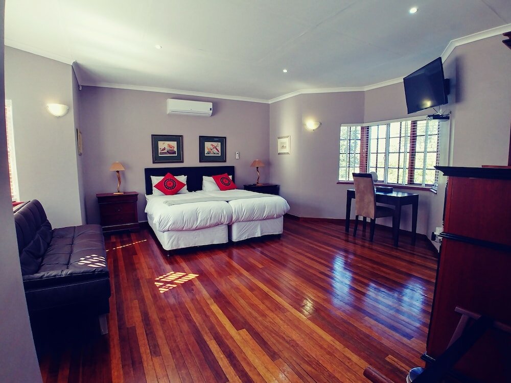 Фото Winelands Villa Guesthouse
