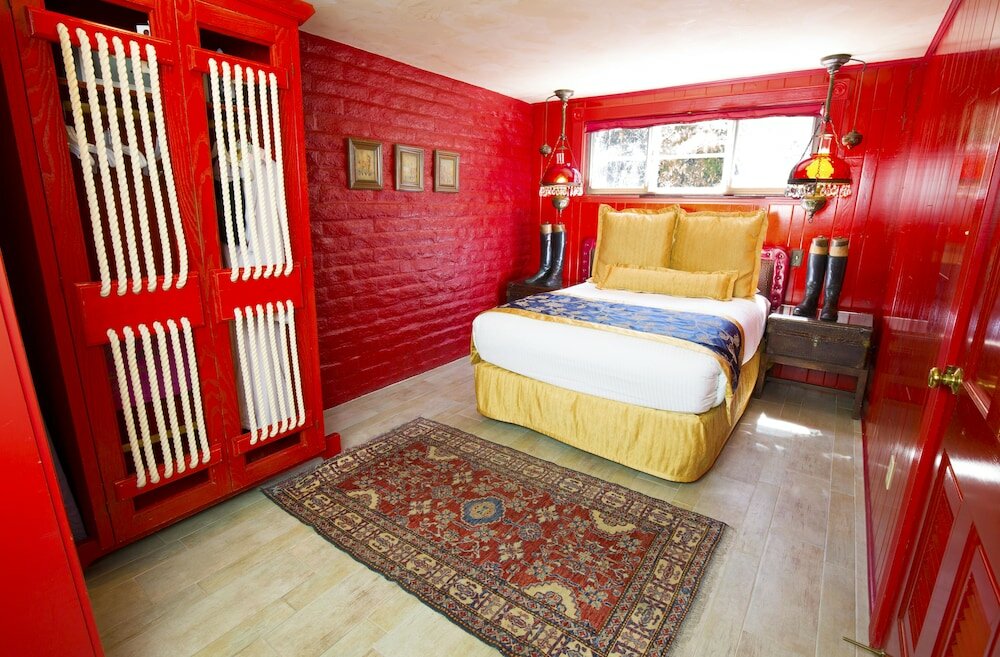 Фото Madonna Inn